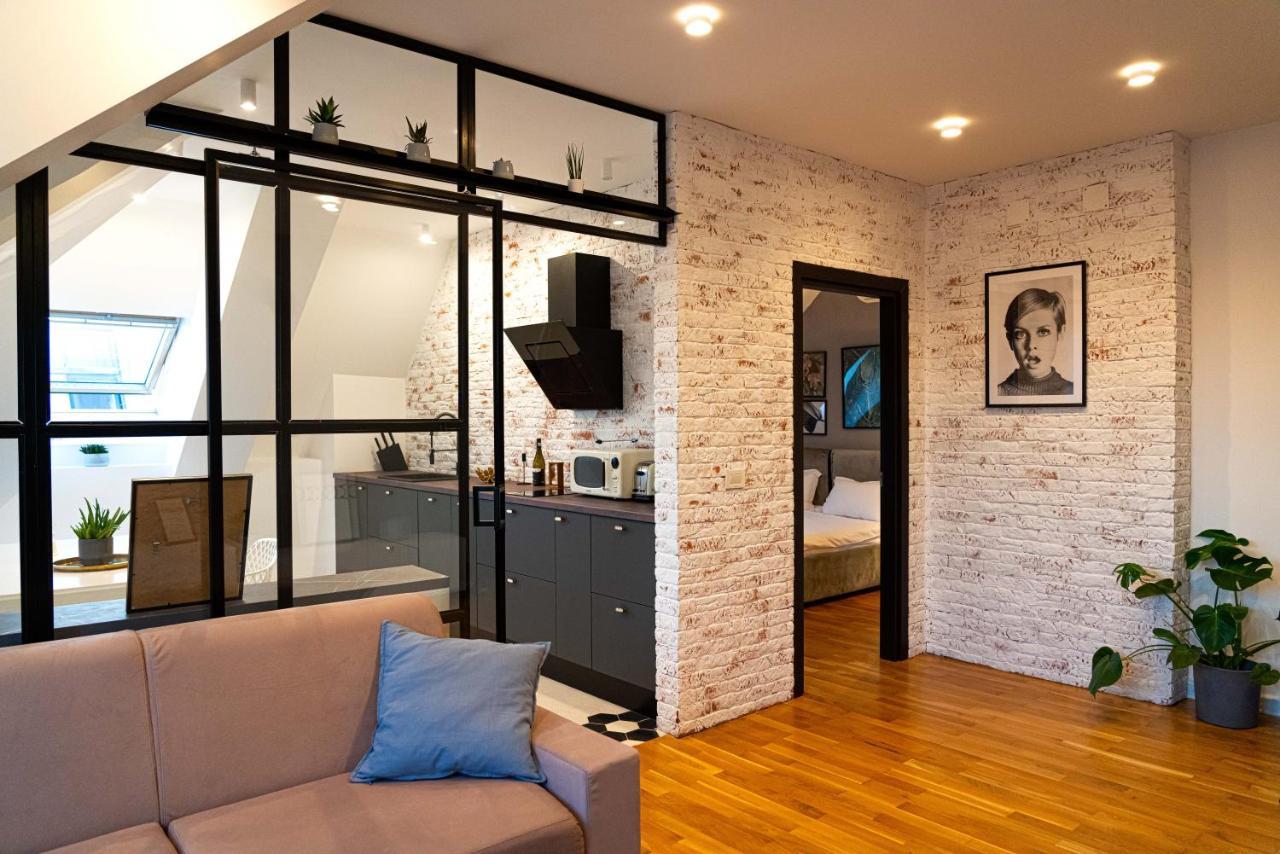 Urban Oasis Apartments With Parking Букурещ Екстериор снимка