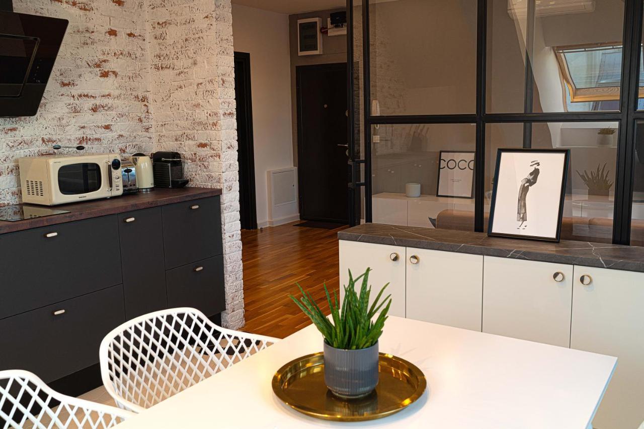 Urban Oasis Apartments With Parking Букурещ Екстериор снимка