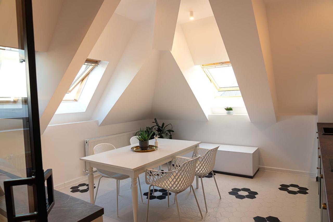 Urban Oasis Apartments With Parking Букурещ Екстериор снимка