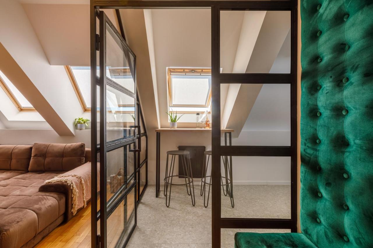 Urban Oasis Apartments With Parking Букурещ Екстериор снимка