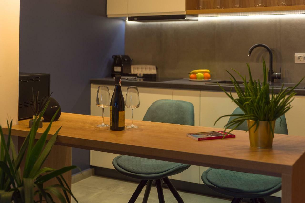 Urban Oasis Apartments With Parking Букурещ Екстериор снимка