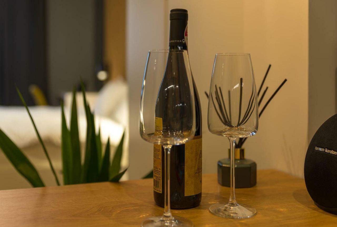 Urban Oasis Apartments With Parking Букурещ Екстериор снимка